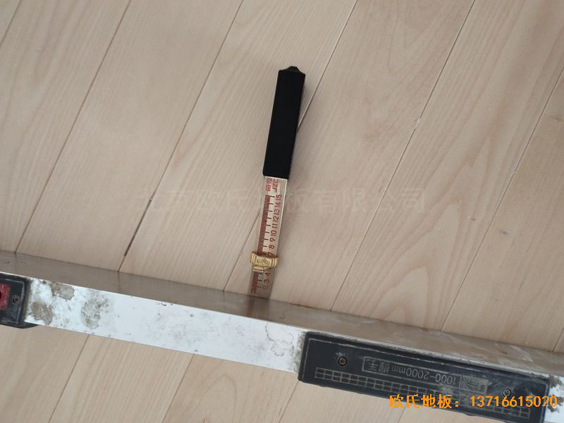 ����26̖���̄ս����w��ľ�ذ尲�b����
