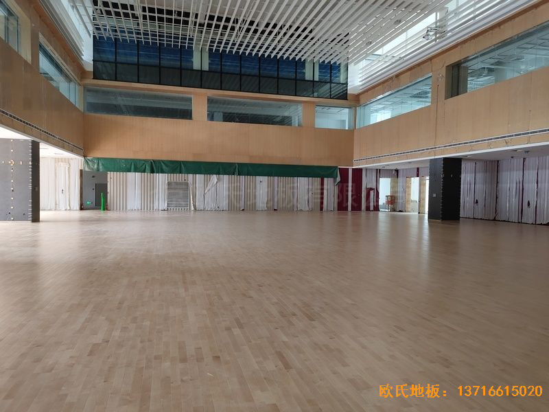 ����26̖���̄ս����w��ľ�ذ尲�b����