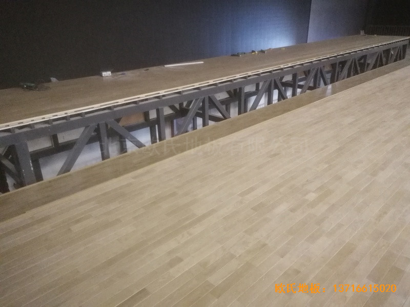 �ӱ��е�ƽһ���������_�w��ľ�ذ尲�b����4