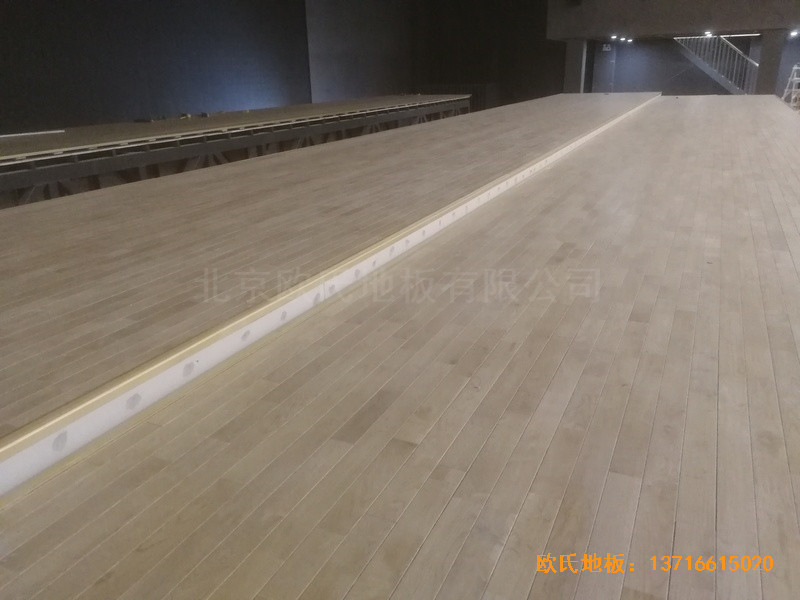 �ӱ��е�ƽһ���������_�w��ľ�ذ尲�b����5