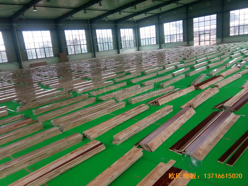 �Ϻ��ɽ���W(xu��)�����(gu��)�Z(y��)��W(xu��)�\(y��n)��(d��ng)�^�w��ľ�ذ尲�b����1