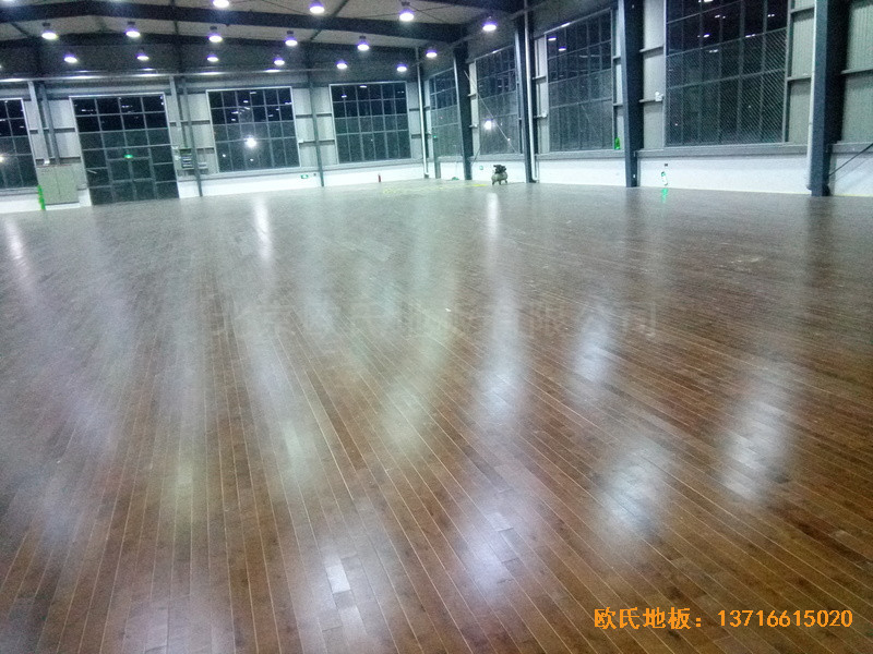�Ϻ��ɽ���W(xu��)�����(gu��)�Z(y��)��W(xu��)�\(y��n)��(d��ng)�^�w��ľ�ذ尲�b����5