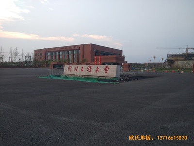 �ӱ����̴�W(xu��)��У�^(q��)�@���^�w��ľ�ذ���b����